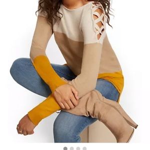 New York and company crisscross high low tuni